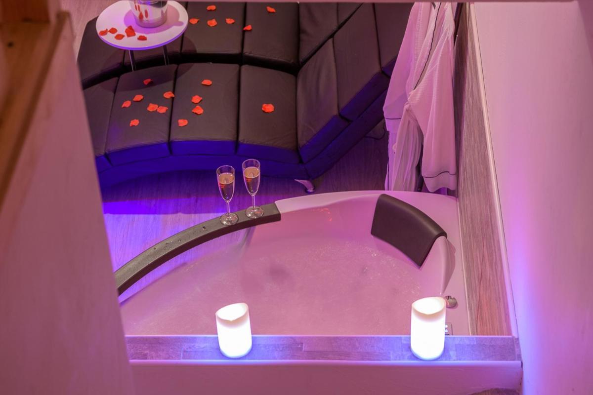 Love Room - Suite Romantique Avec Spa Privatif Le Puy-en-Velay エクステリア 写真