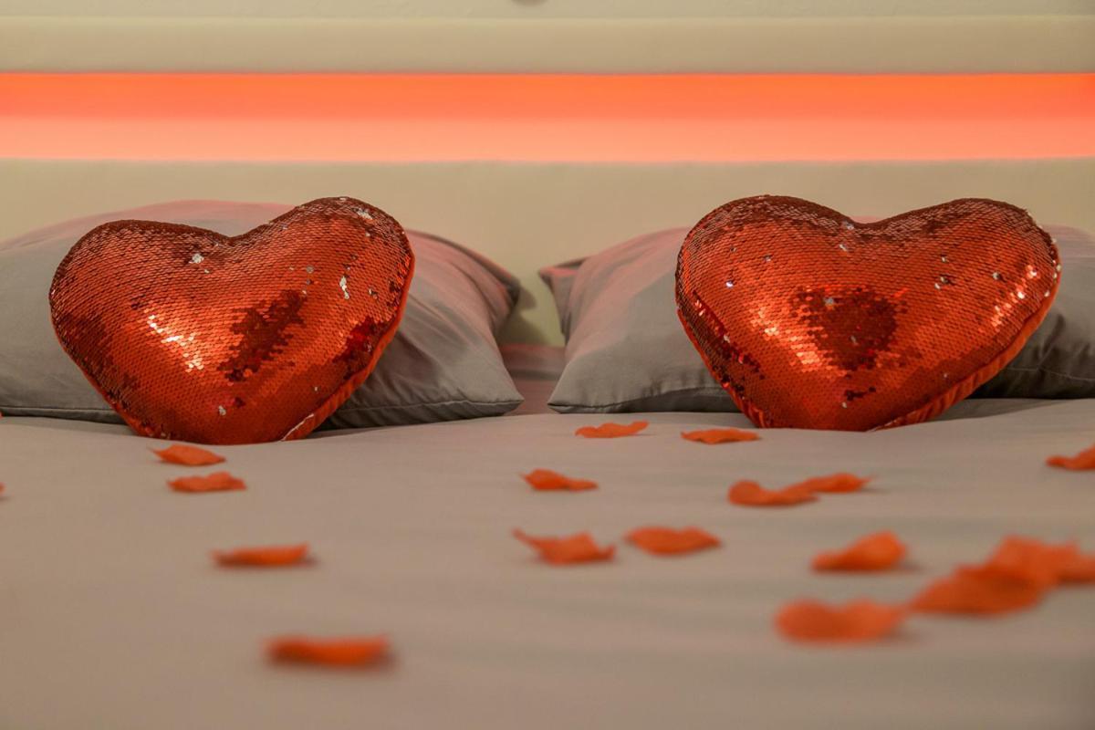 Love Room - Suite Romantique Avec Spa Privatif Le Puy-en-Velay エクステリア 写真