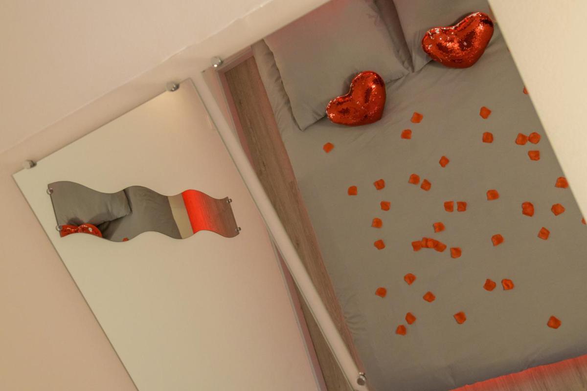 Love Room - Suite Romantique Avec Spa Privatif Le Puy-en-Velay エクステリア 写真