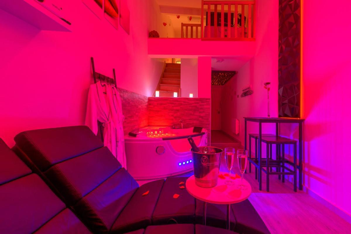 Love Room - Suite Romantique Avec Spa Privatif Le Puy-en-Velay エクステリア 写真