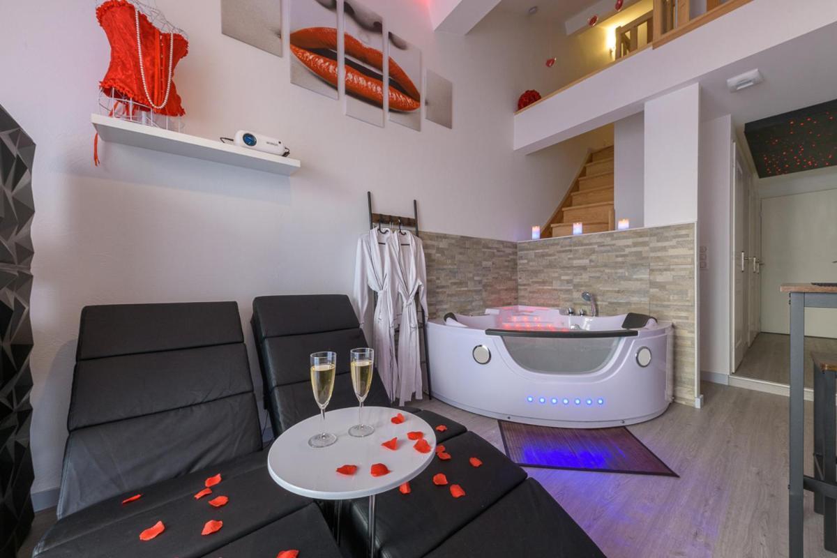 Love Room - Suite Romantique Avec Spa Privatif Le Puy-en-Velay エクステリア 写真