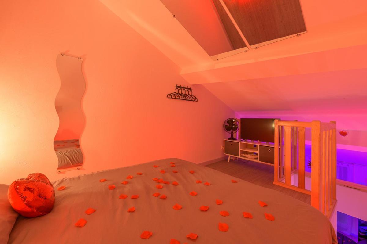 Love Room - Suite Romantique Avec Spa Privatif Le Puy-en-Velay エクステリア 写真