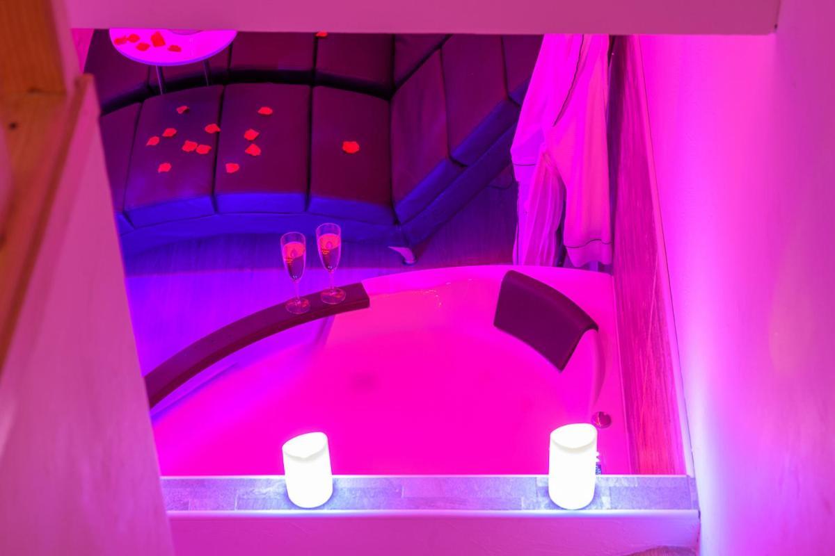 Love Room - Suite Romantique Avec Spa Privatif Le Puy-en-Velay エクステリア 写真